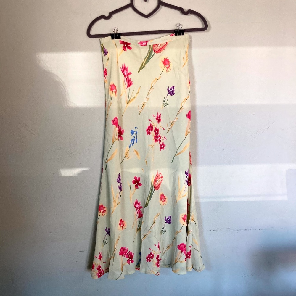 Ann Taylor - Spring Floral Flowy long Skirt Size 4